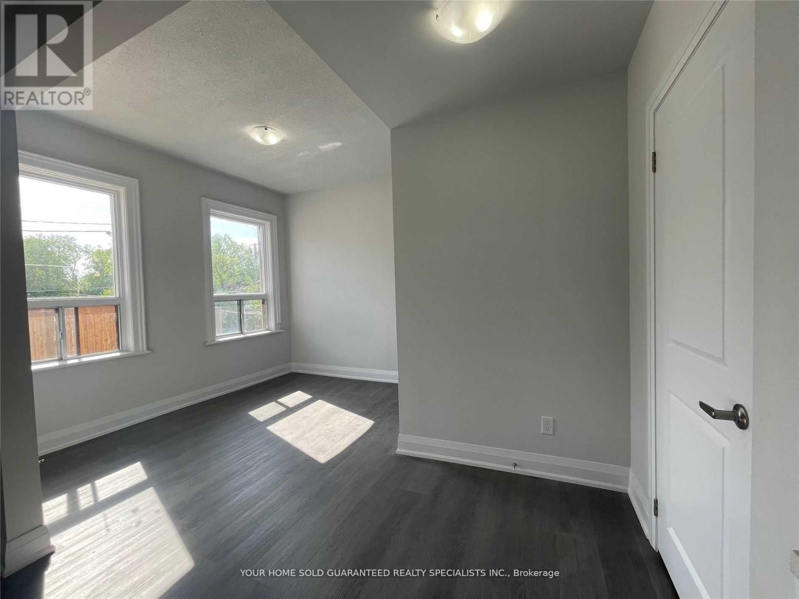 2 - 15229 Yonge Street, Aurora, Ontario  L4G 1L8 - Photo 4 - N12271571