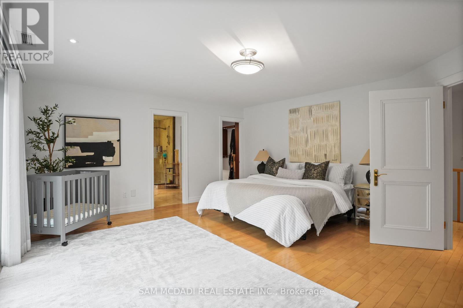 1382 Aldo Drive, Mississauga, Ontario  L5H 3E9 - Photo 19 - W12271529