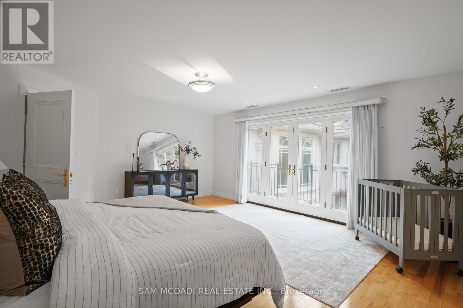 1382 Aldo Drive, Mississauga, Ontario  L5H 3E9 - Photo 21 - W12271529