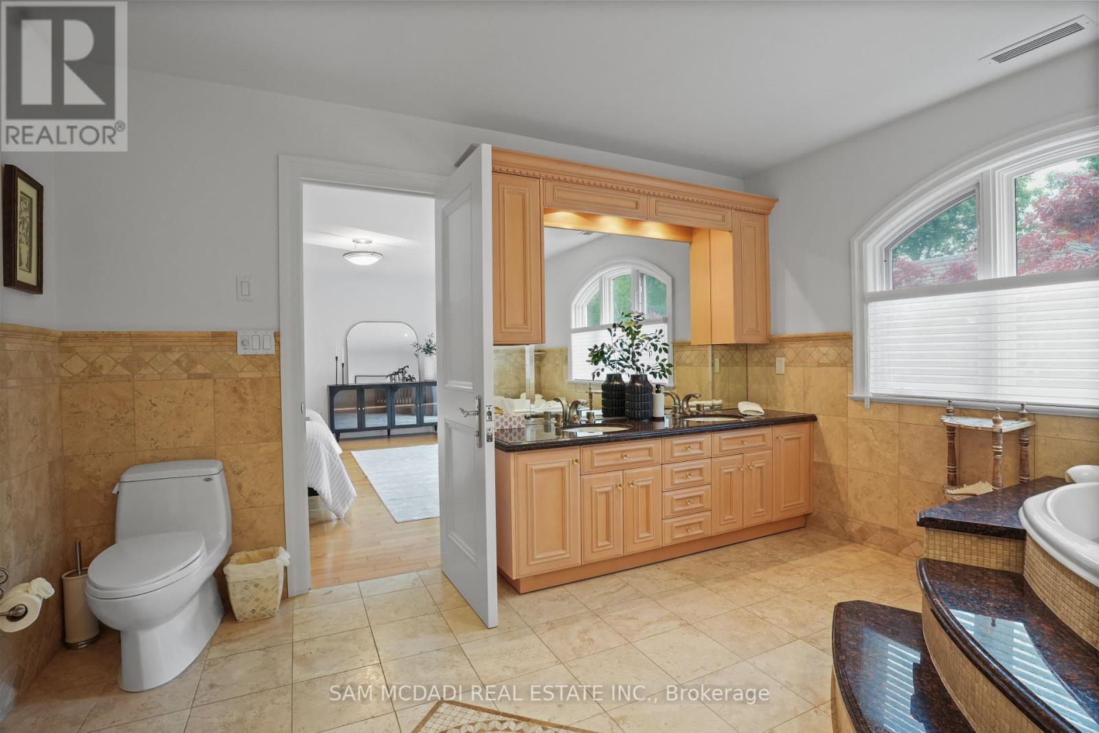 1382 Aldo Drive, Mississauga, Ontario  L5H 3E9 - Photo 24 - W12271529