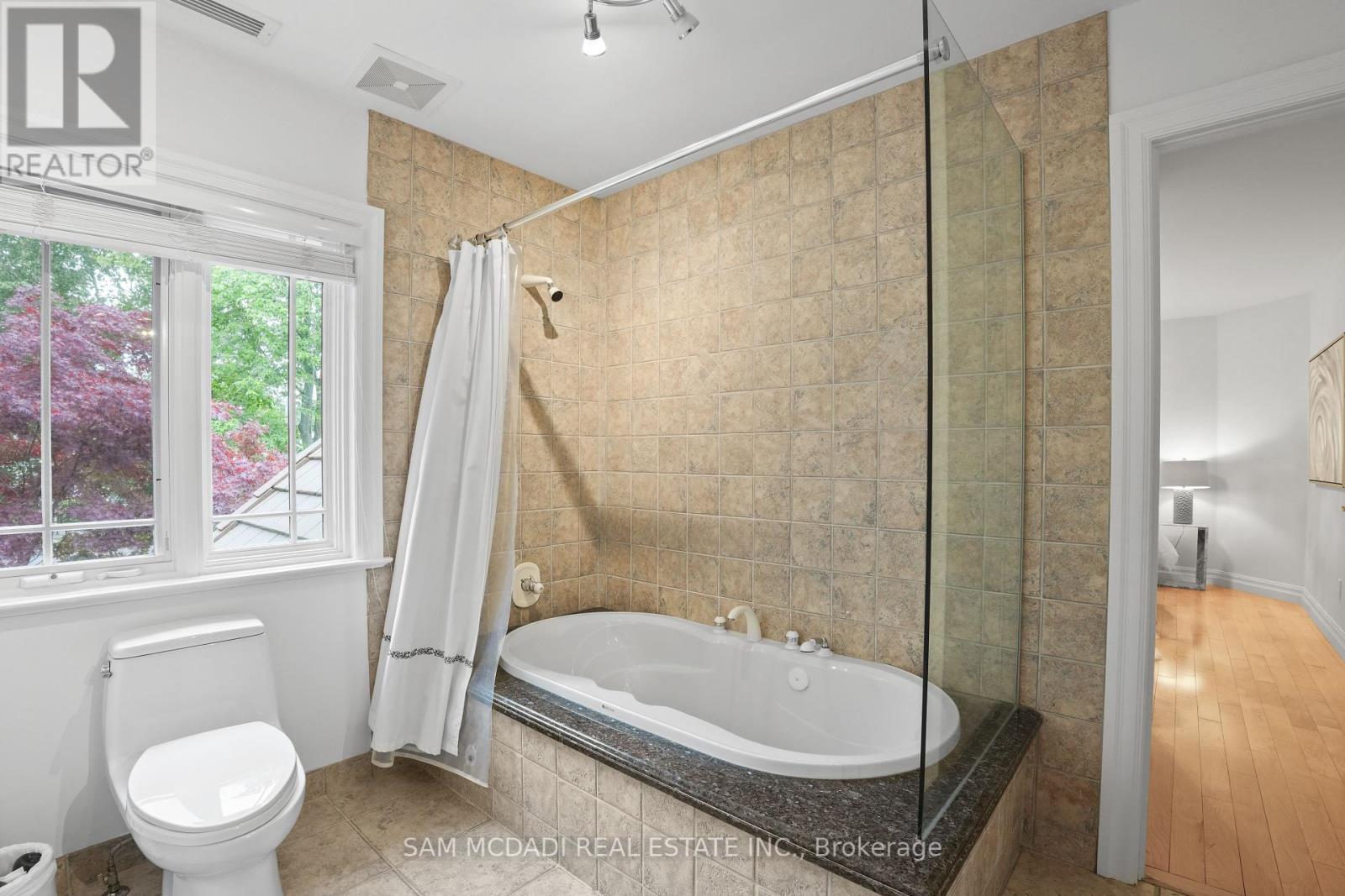 1382 Aldo Drive, Mississauga, Ontario  L5H 3E9 - Photo 32 - W12271529