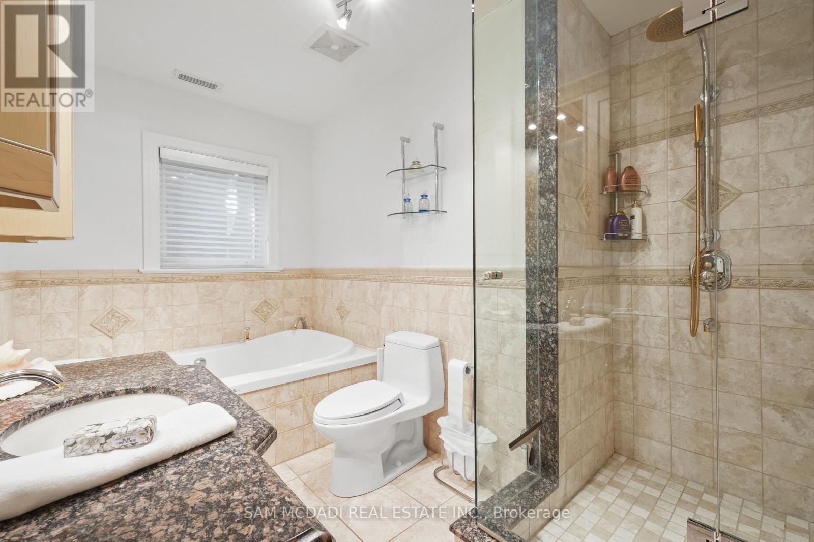 1382 Aldo Drive, Mississauga, Ontario  L5H 3E9 - Photo 35 - W12271529