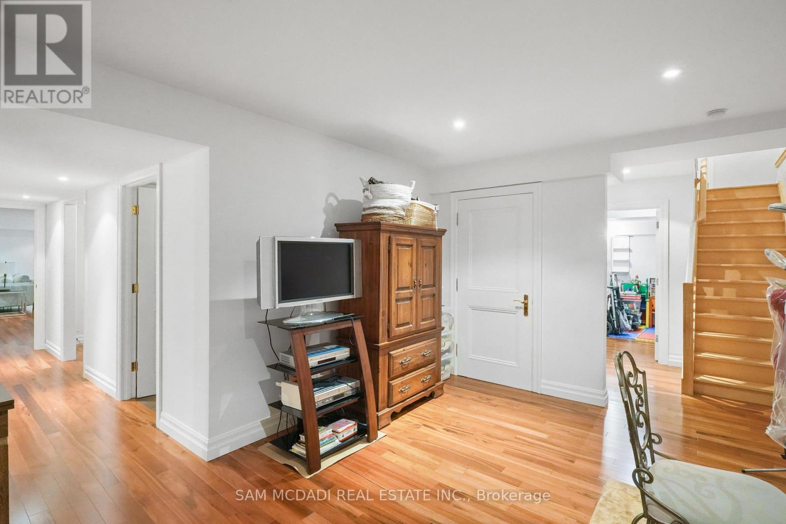 1382 Aldo Drive, Mississauga, Ontario  L5H 3E9 - Photo 45 - W12271529