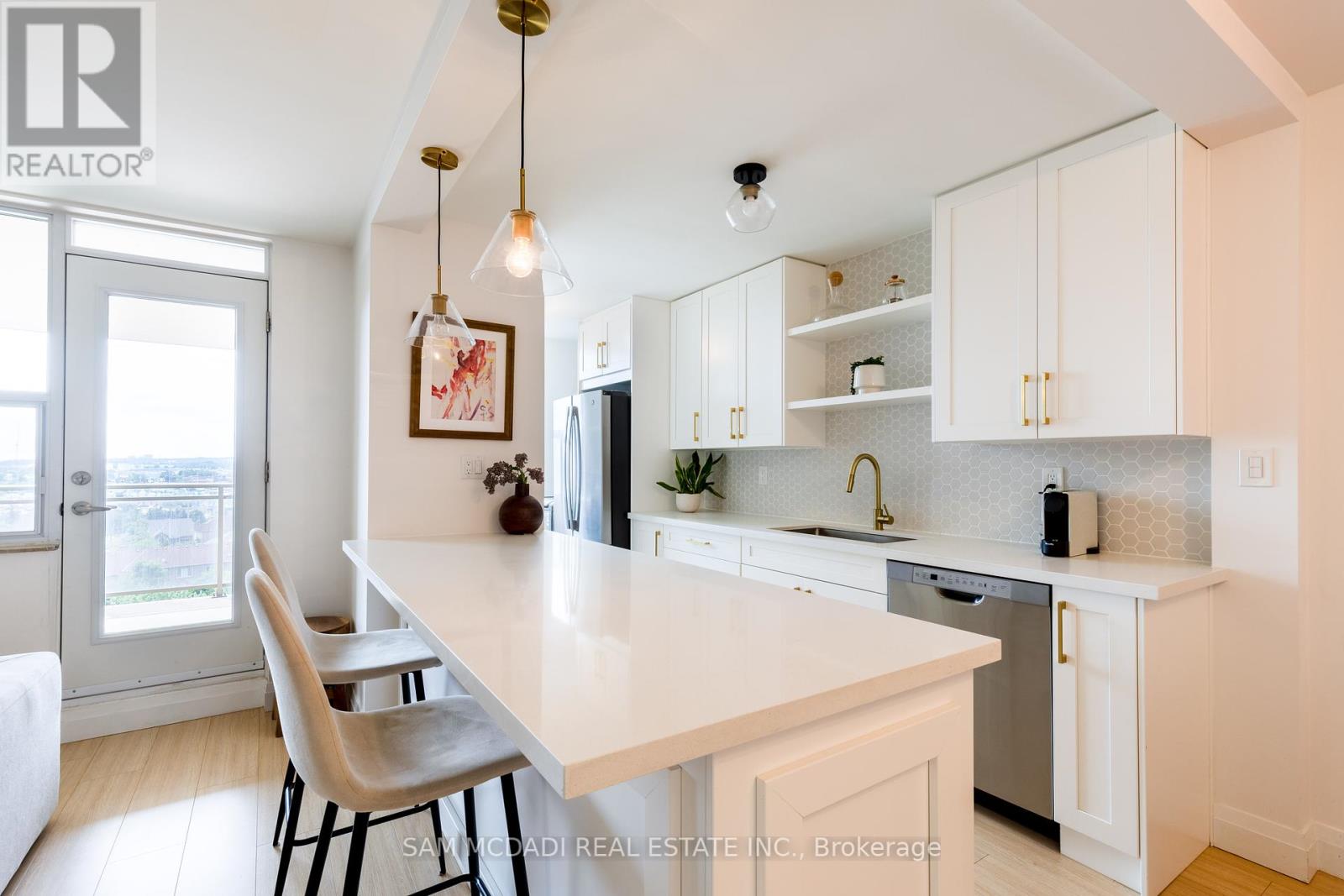Property at 1001 - 966 INVERHOUSE DRIVE image 4