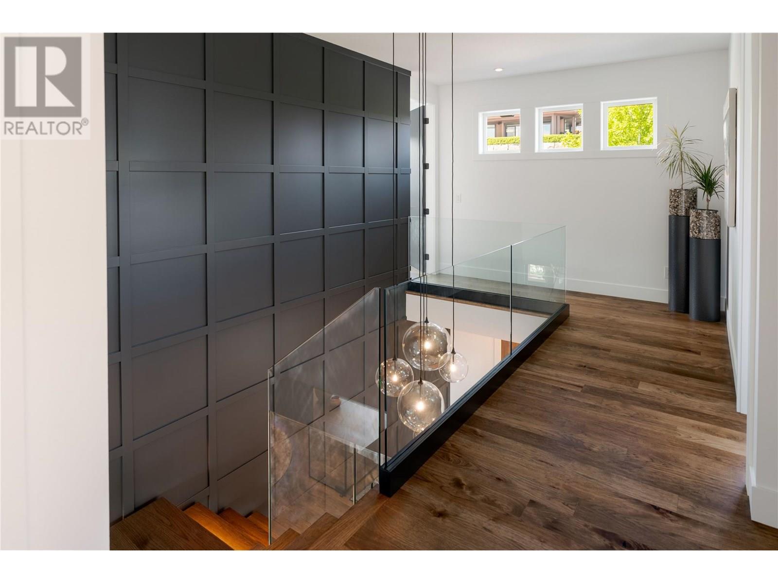 Property at 172 Skyland Drive image 3