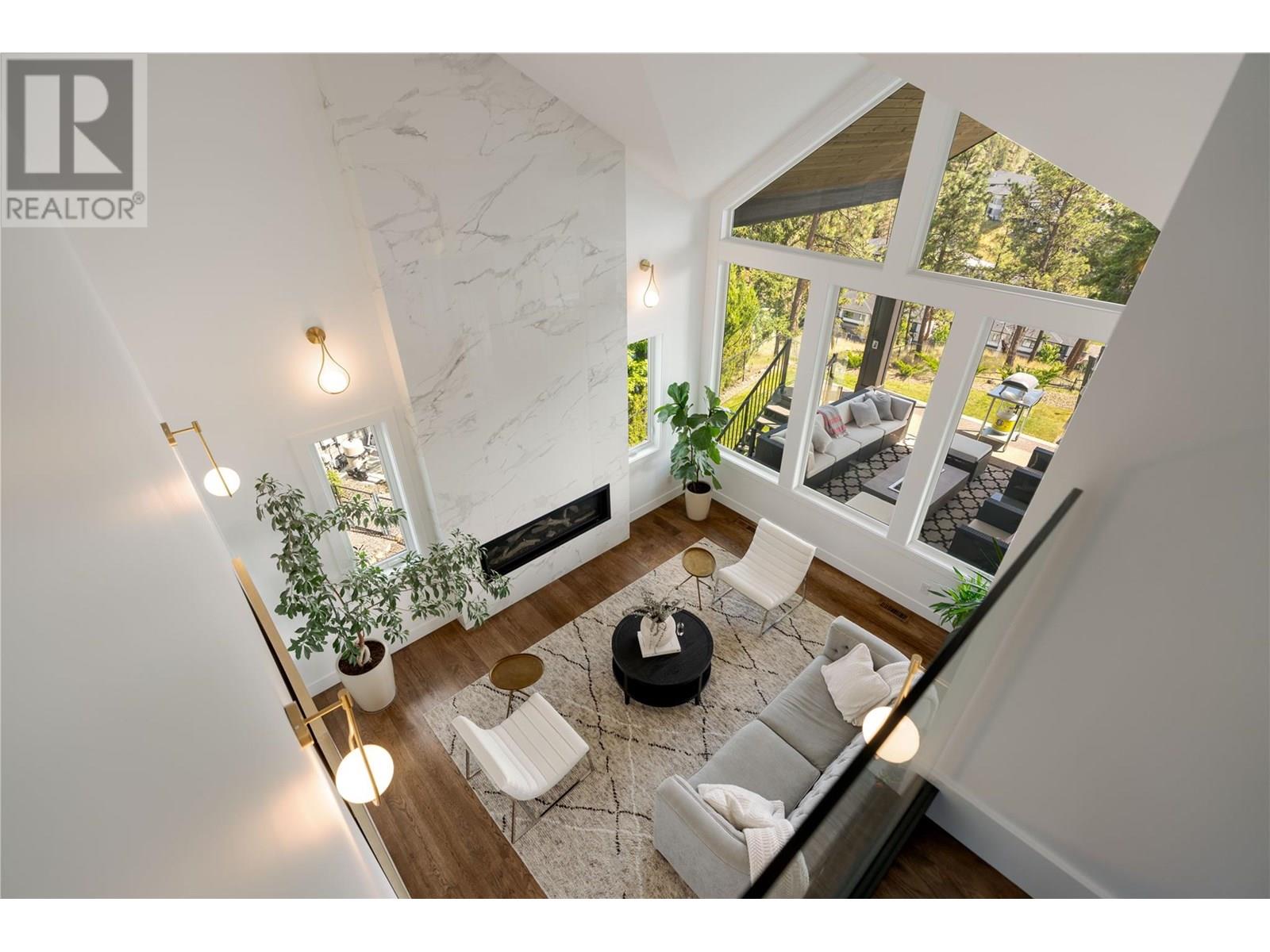 Property at 172 Skyland Drive image 4