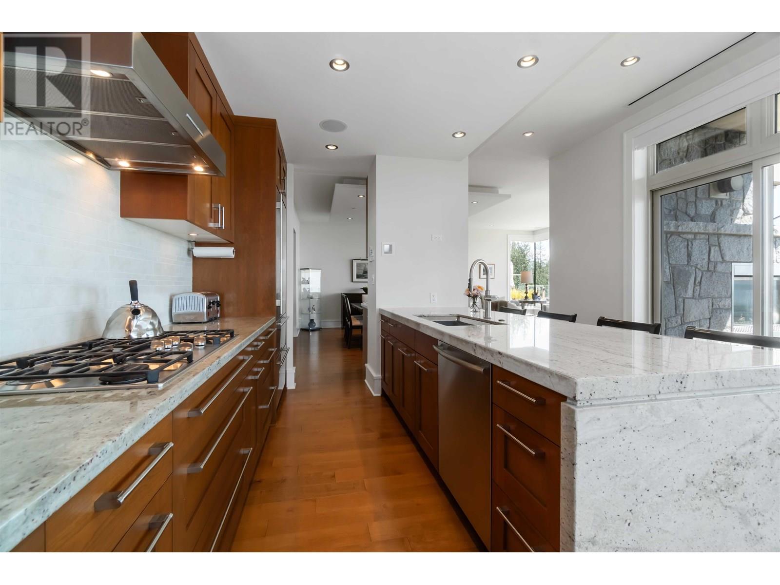 304 2535 Garden Court, West Vancouver, British Columbia  V7S 0A1 - Photo 16 - R3024455