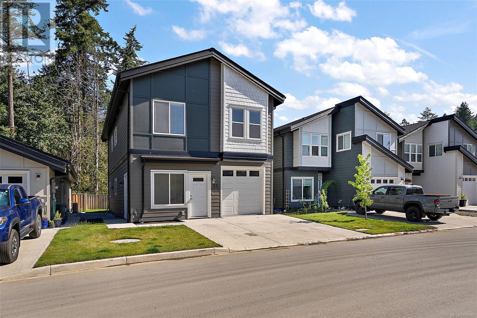 Property at 23 Saanich Ridge Dr image 2