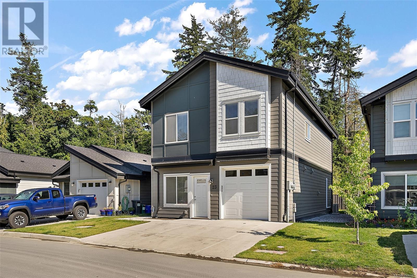Property at 23 Saanich Ridge Dr image 3