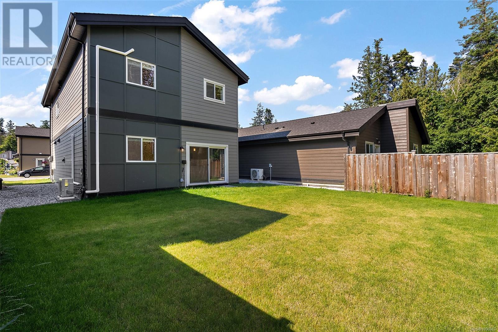 Property at 23 Saanich Ridge Dr image 4