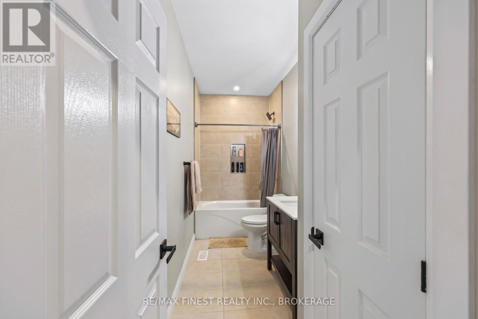 218 Creighton Drive, Loyalist (Odessa), Ontario  K0K 2H0 - Photo 15 - X12271490