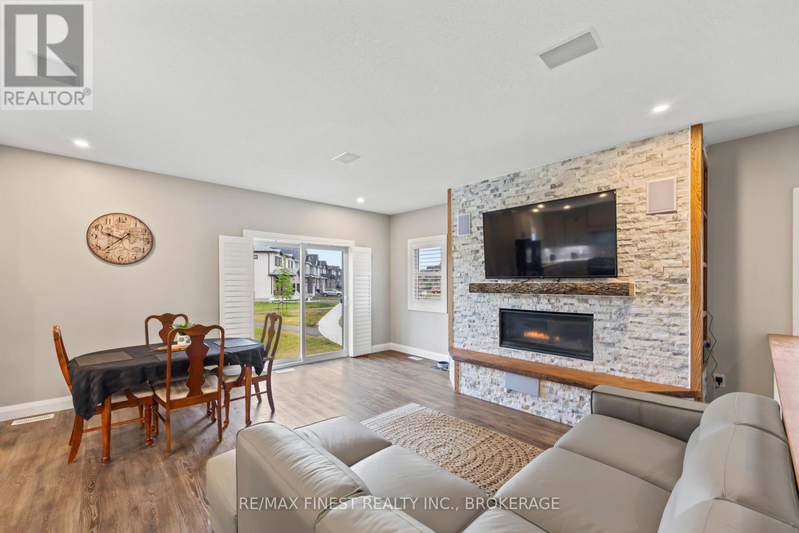 218 Creighton Drive, Loyalist (Odessa), Ontario  K0K 2H0 - Photo 3 - X12271490