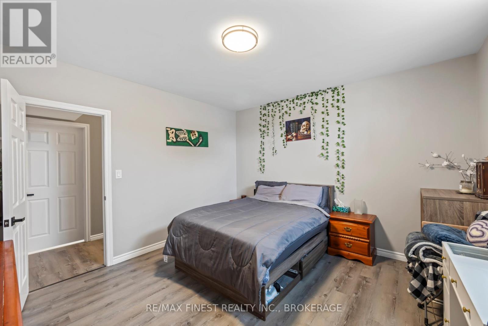 218 Creighton Drive, Loyalist (Odessa), Ontario  K0K 2H0 - Photo 38 - X12271490