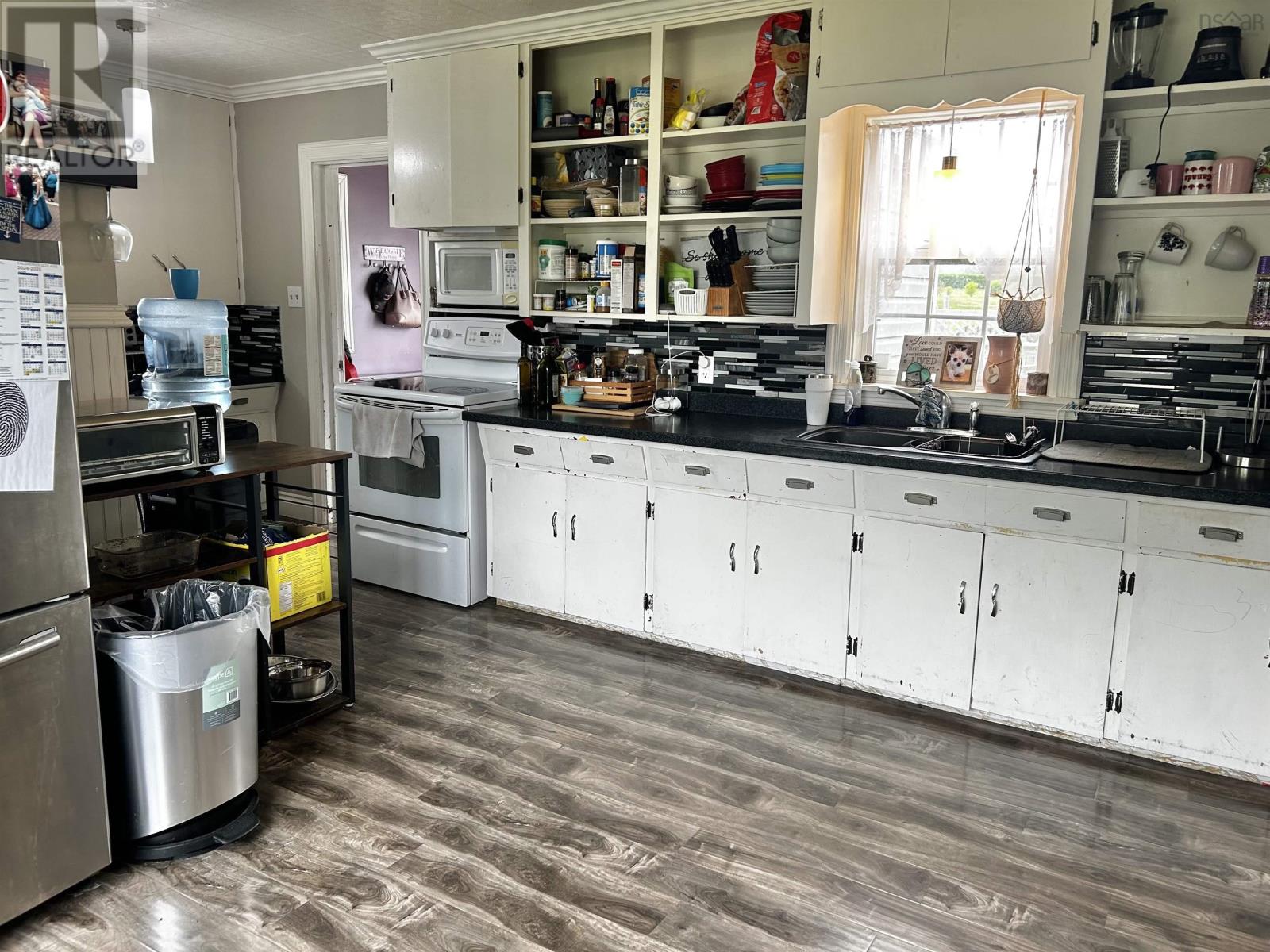 1268 Highway 335, Middle West Pubnico, Nova Scotia  B0W 3S0 - Photo 3 - 202517015