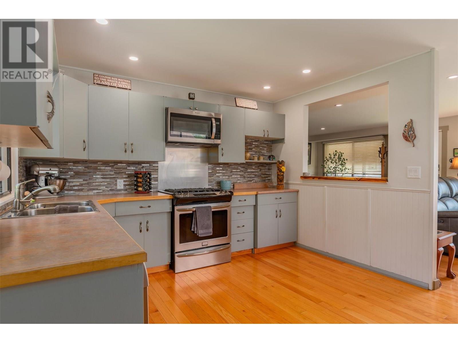 Property at 1015 Regan Crescent image 3