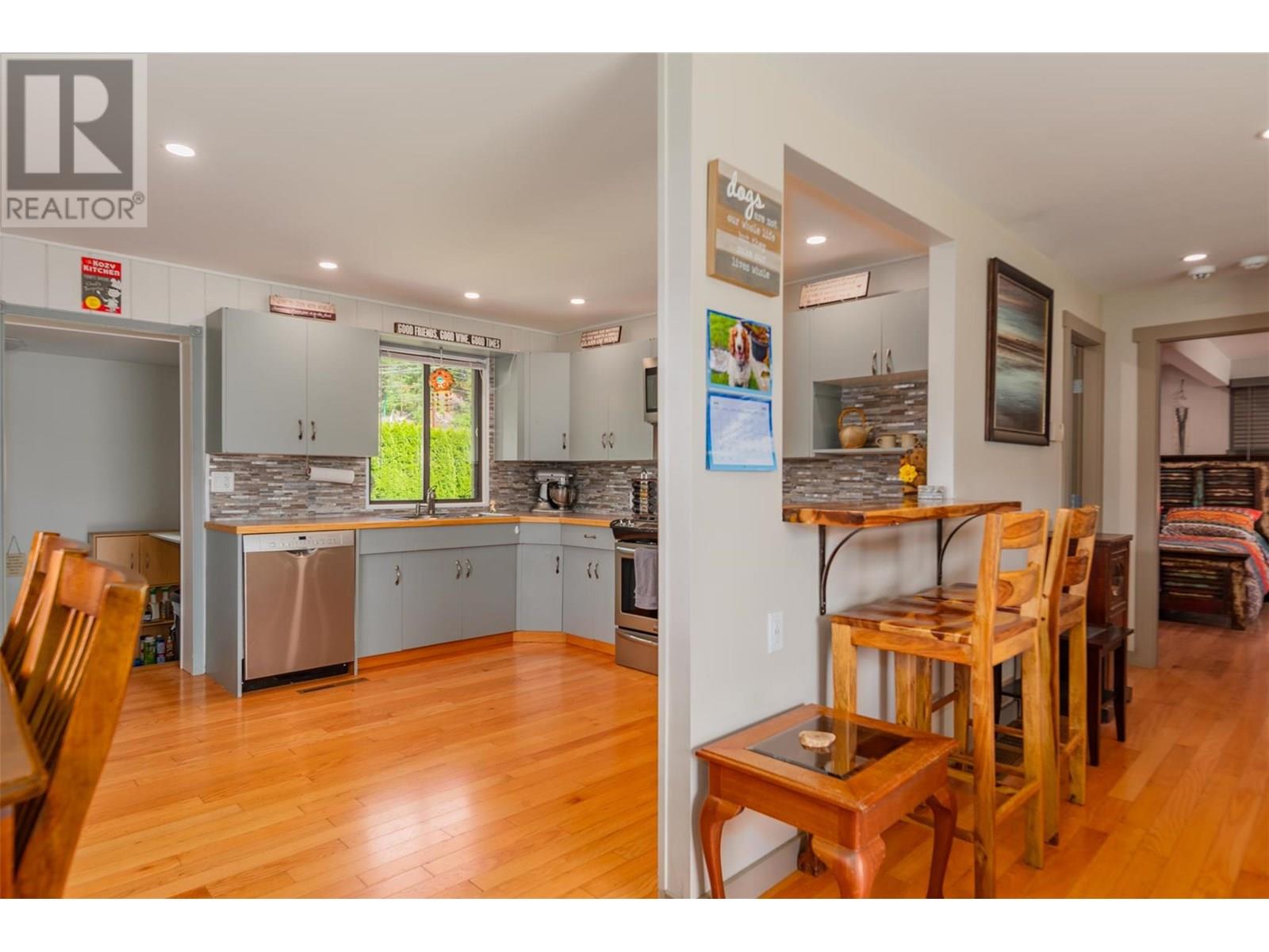 Property at 1015 Regan Crescent image 5