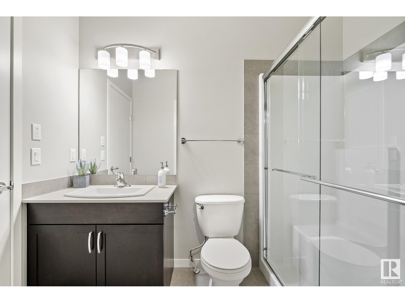 717 Kinglet Bv Nw, Edmonton, Alberta  T5S 0N8 - Photo 4 - E4446562