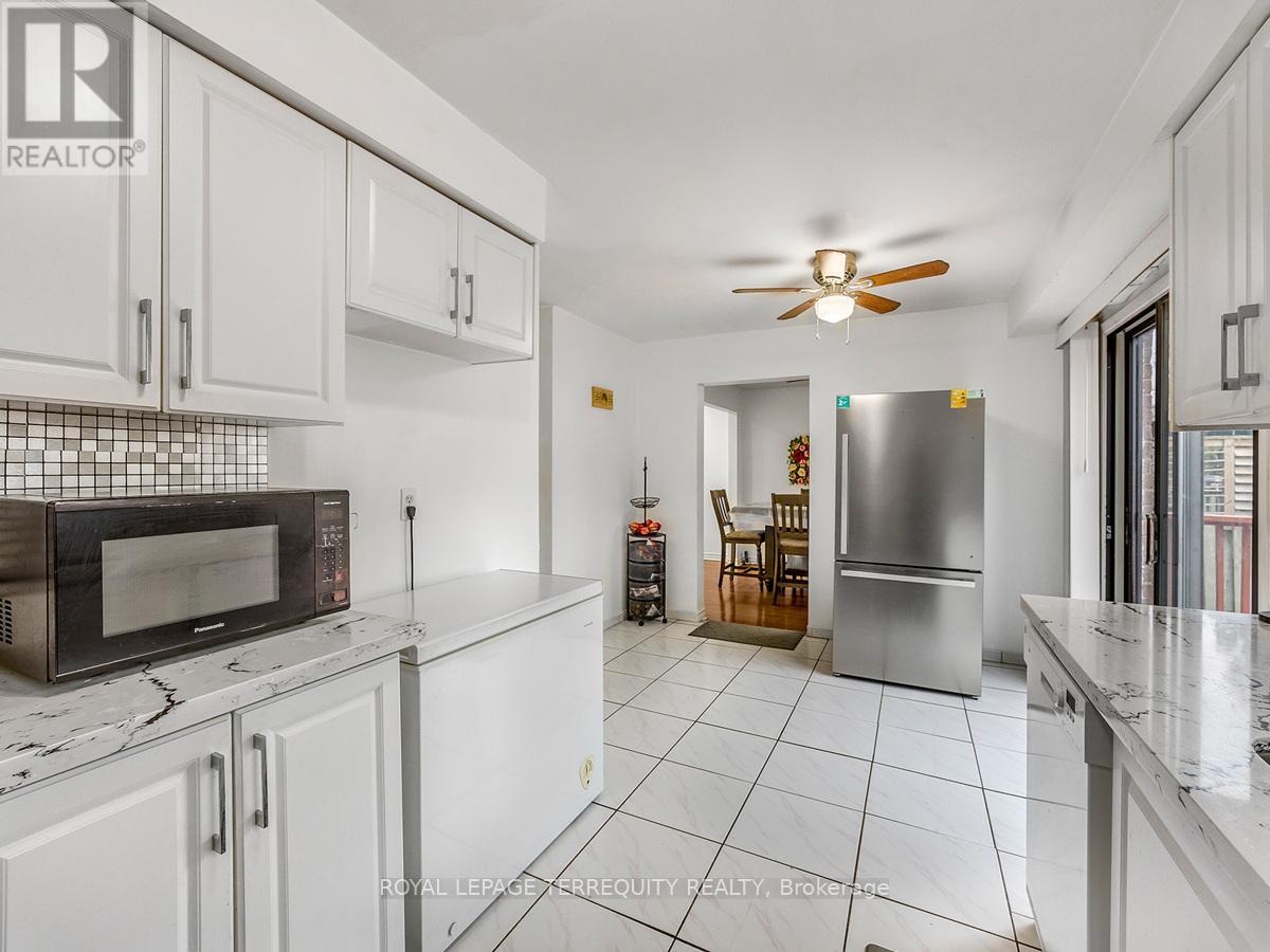 18 Charlton Crescent, Ajax, Ontario  L1S 4B8 - Photo 15 - E12271687