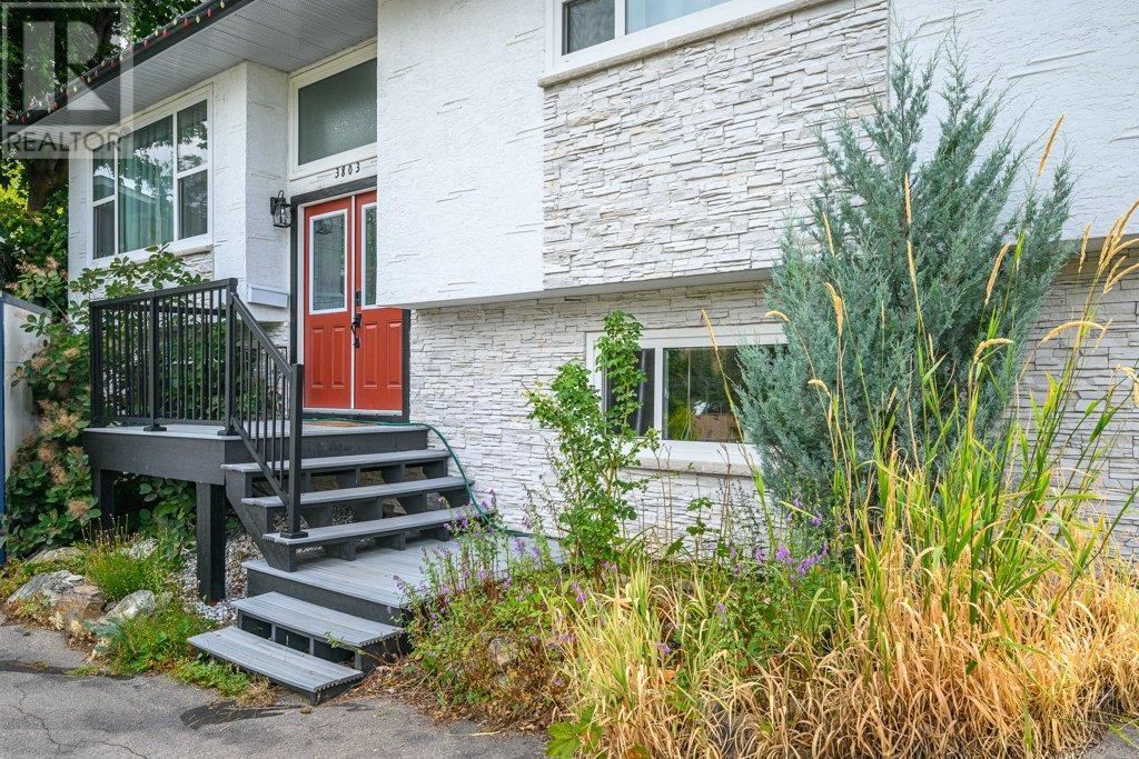 Property at 3803 35A Street image 3