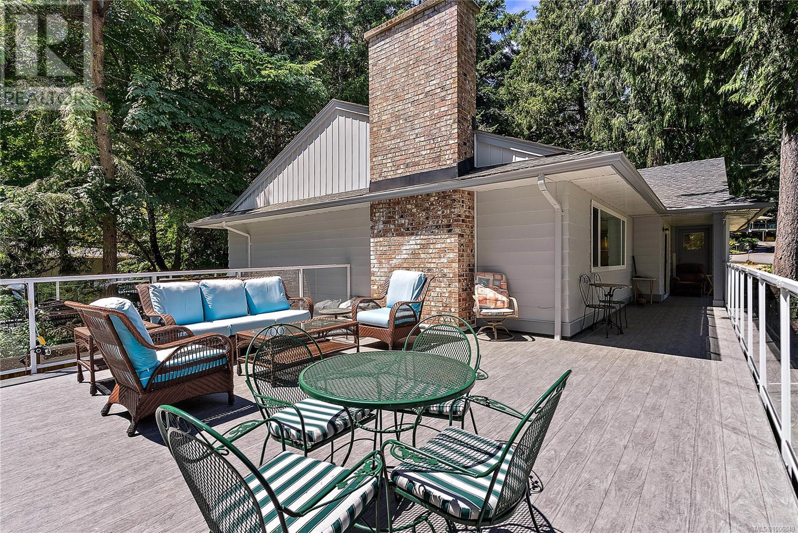 Property at 2040 Salem Terr image 5