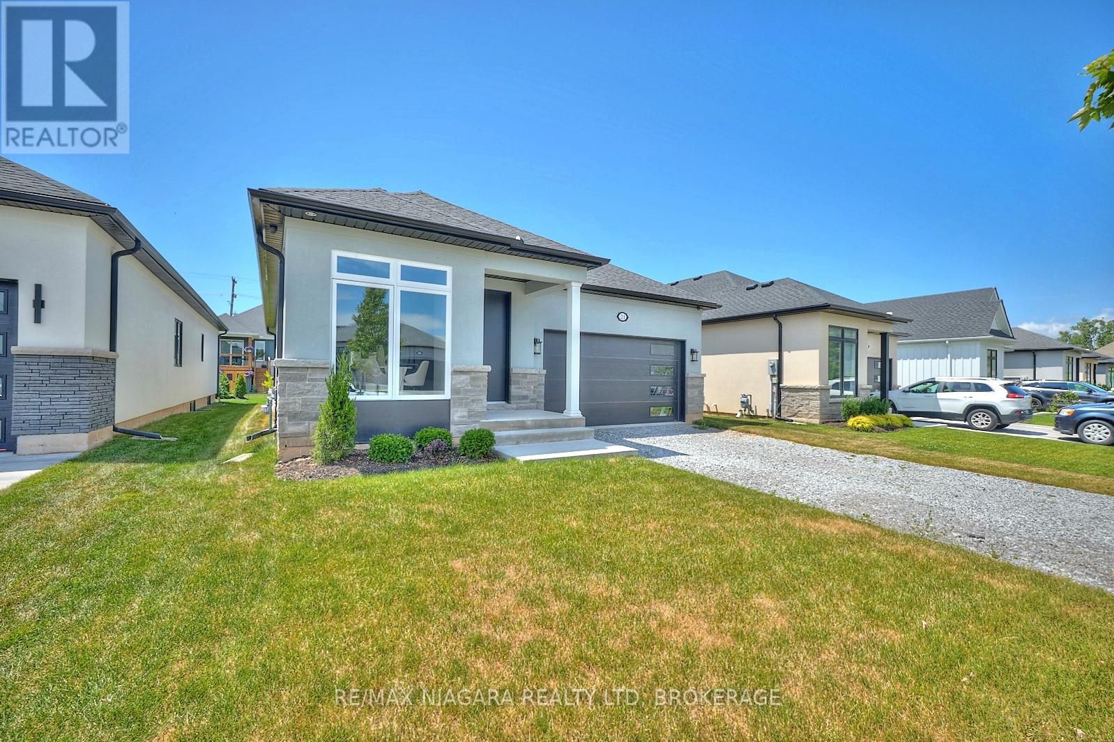 Property at 21 SUNRISE COURT N image 1