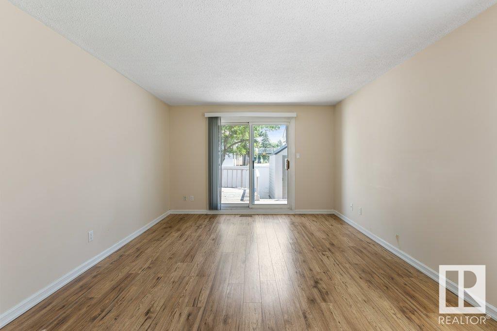 Property at 292 LANCASTER TC NW image 3