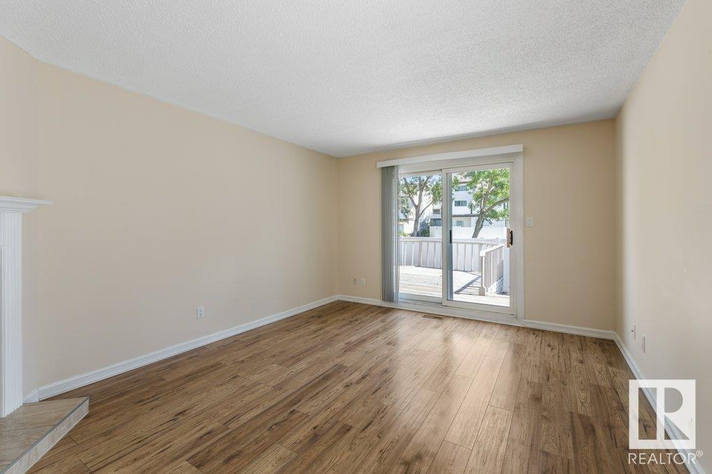 Property at 292 LANCASTER TC NW image 4