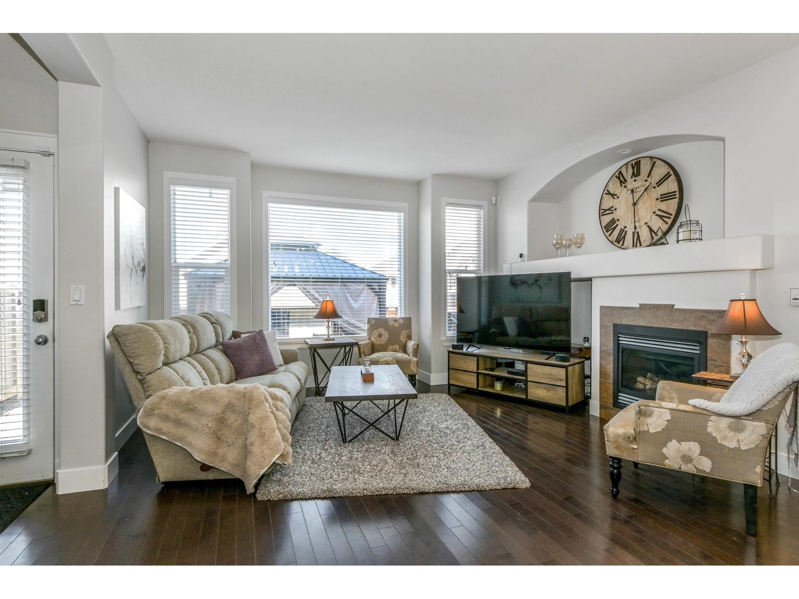 Property at 16587 60 AVENUE image 3