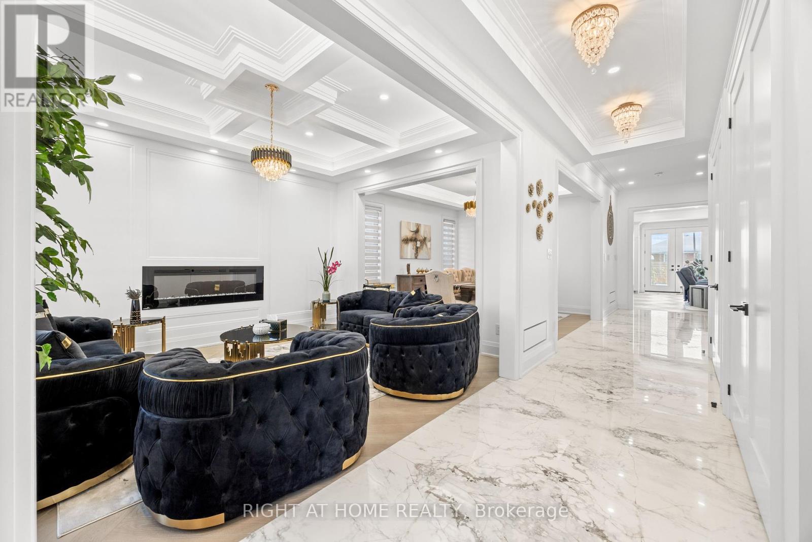 Property at 31 ALRITA CRESCENT image 3