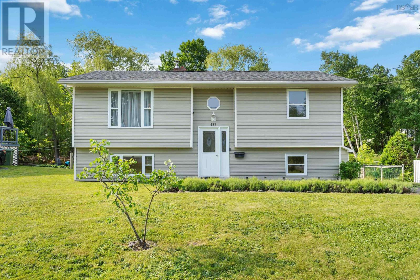 Property at 937 Penny Lane image 3