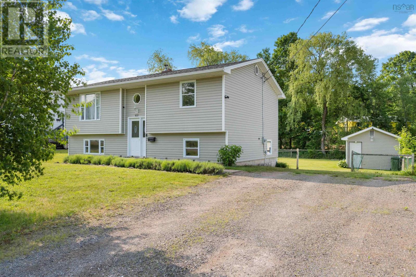 Property at 937 Penny Lane image 2