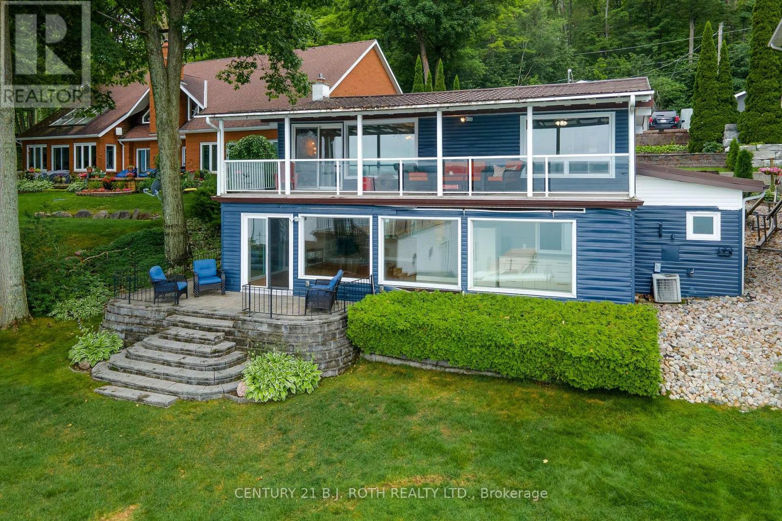 Property at 409 PHEASANT LANE image 2