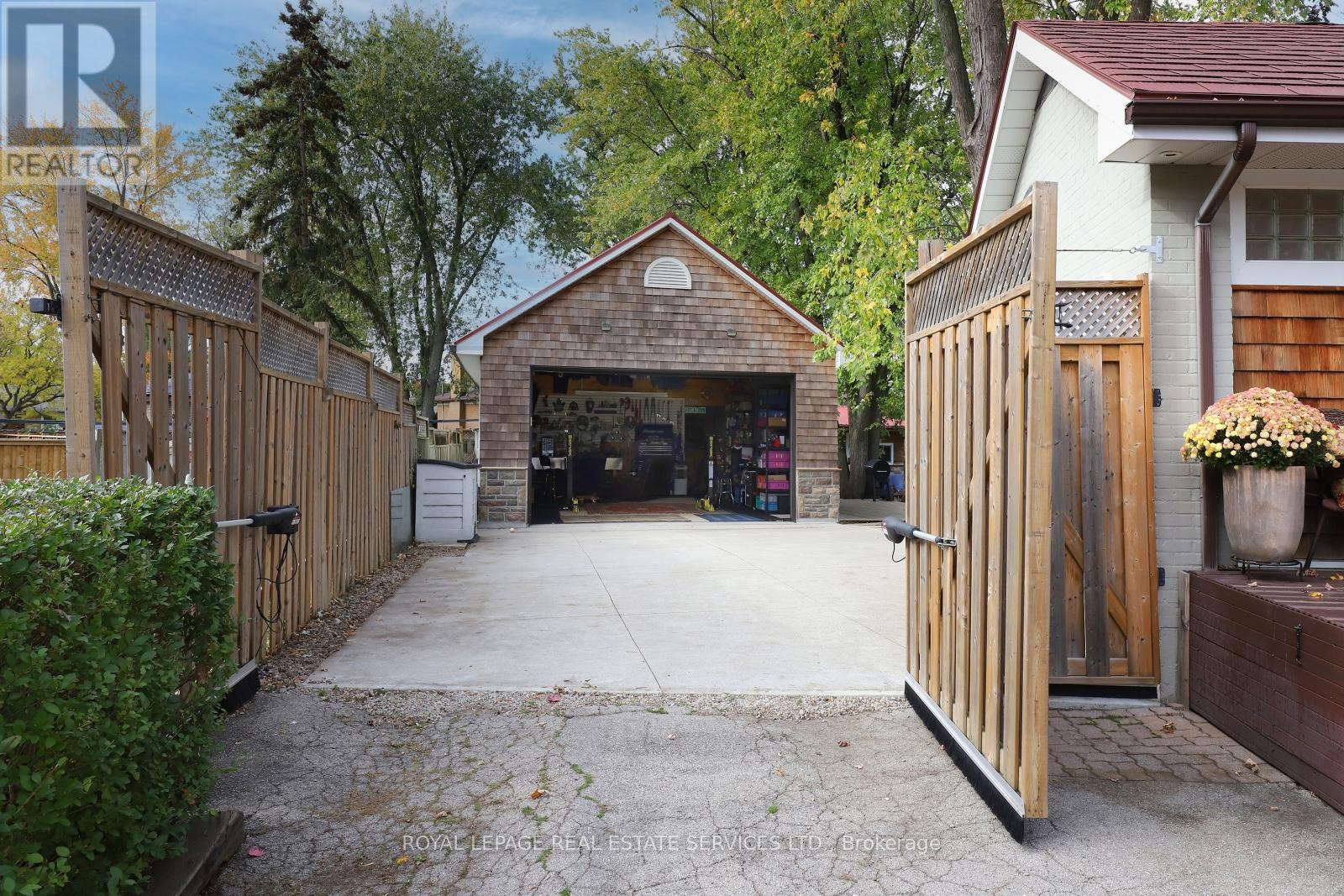 167 Oliver Place, Oakville, Ontario  L6H 1K9 - Photo 46 - W12271777