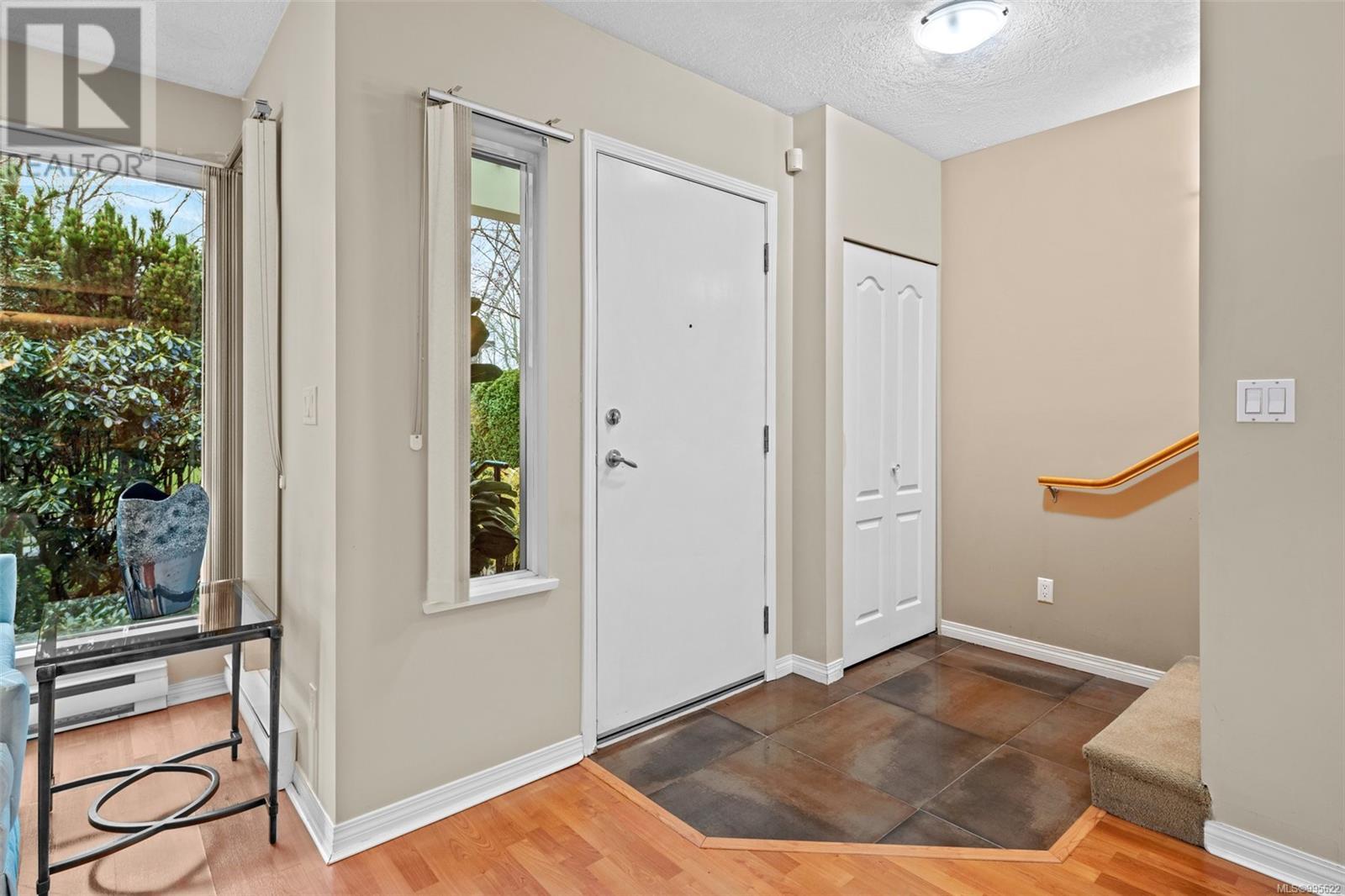 Property at 5 370 Waterfront Cres image 1
