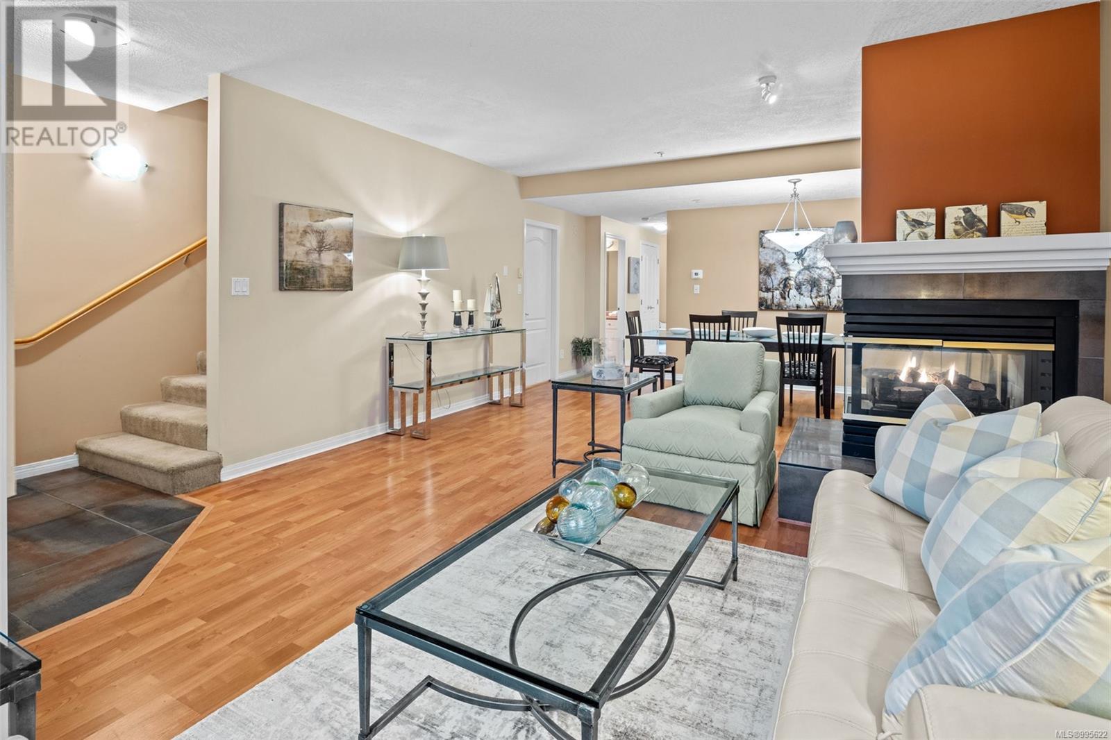Property at 5 370 Waterfront Cres image 4