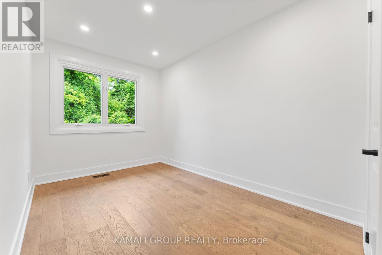 83 Walter Avenue, Newmarket (Bristol-London), Ontario  L3Y 2T5 - Photo 18 - N12271825
