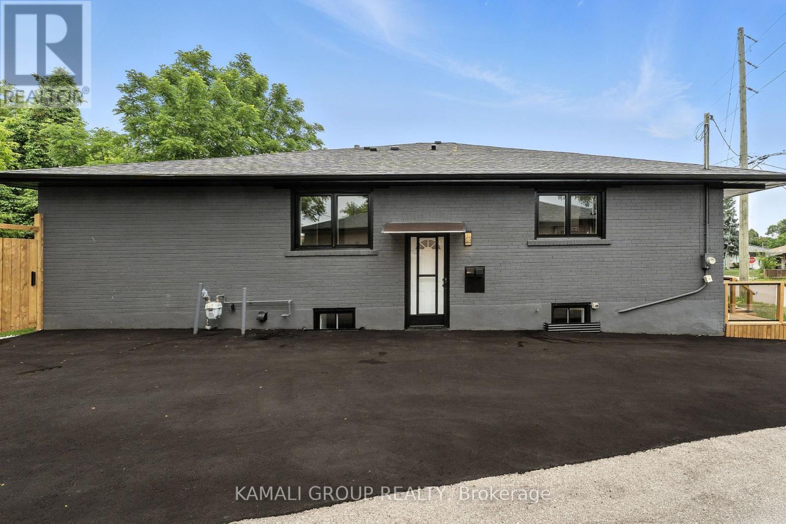 83 Walter Avenue, Newmarket (Bristol-London), Ontario  L3Y 2T5 - Photo 21 - N12271825