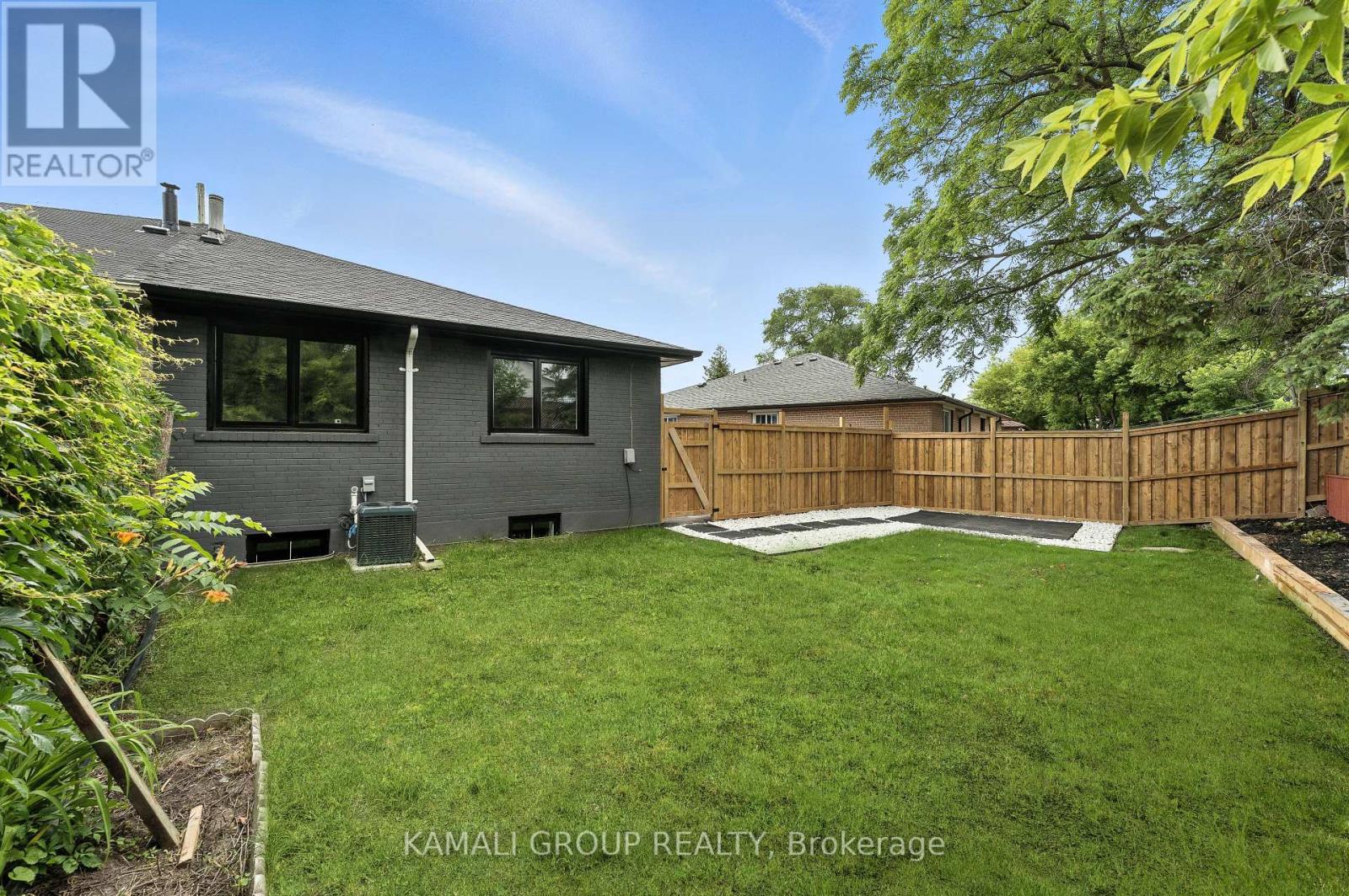 83 Walter Avenue, Newmarket (Bristol-London), Ontario  L3Y 2T5 - Photo 41 - N12271825