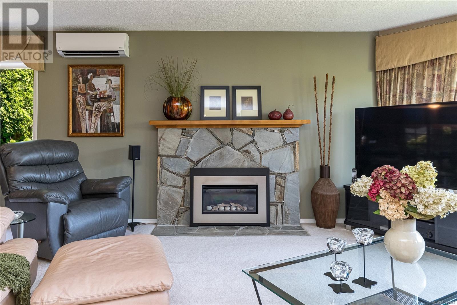 Property at 2056 Northbrook Dr image 1