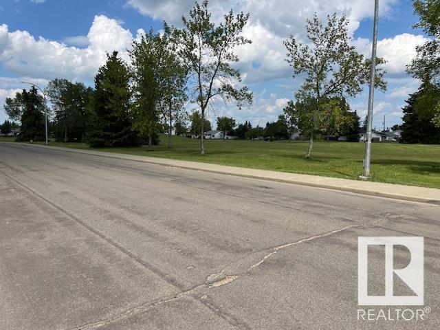 Property at 13308 137 ST NW image 4