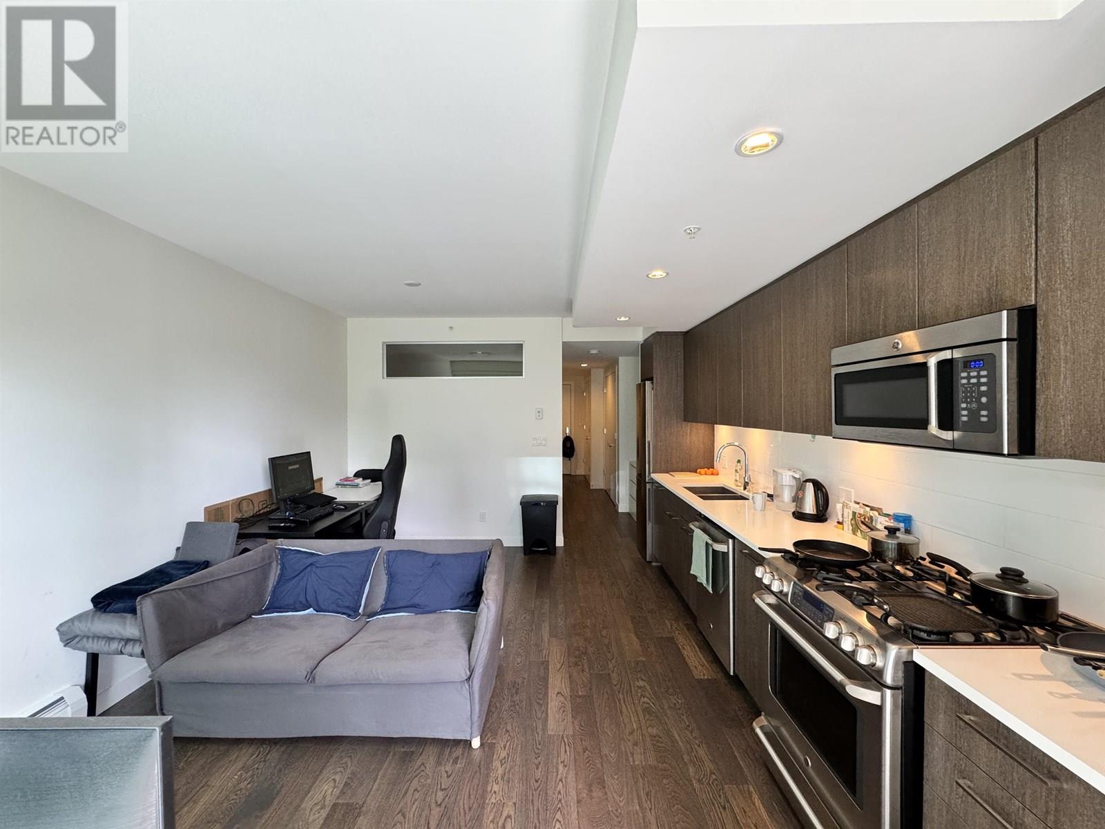 210 9060 University Crescent, Burnaby, British Columbia  V5A 0E1 - Photo 1 - R3024608