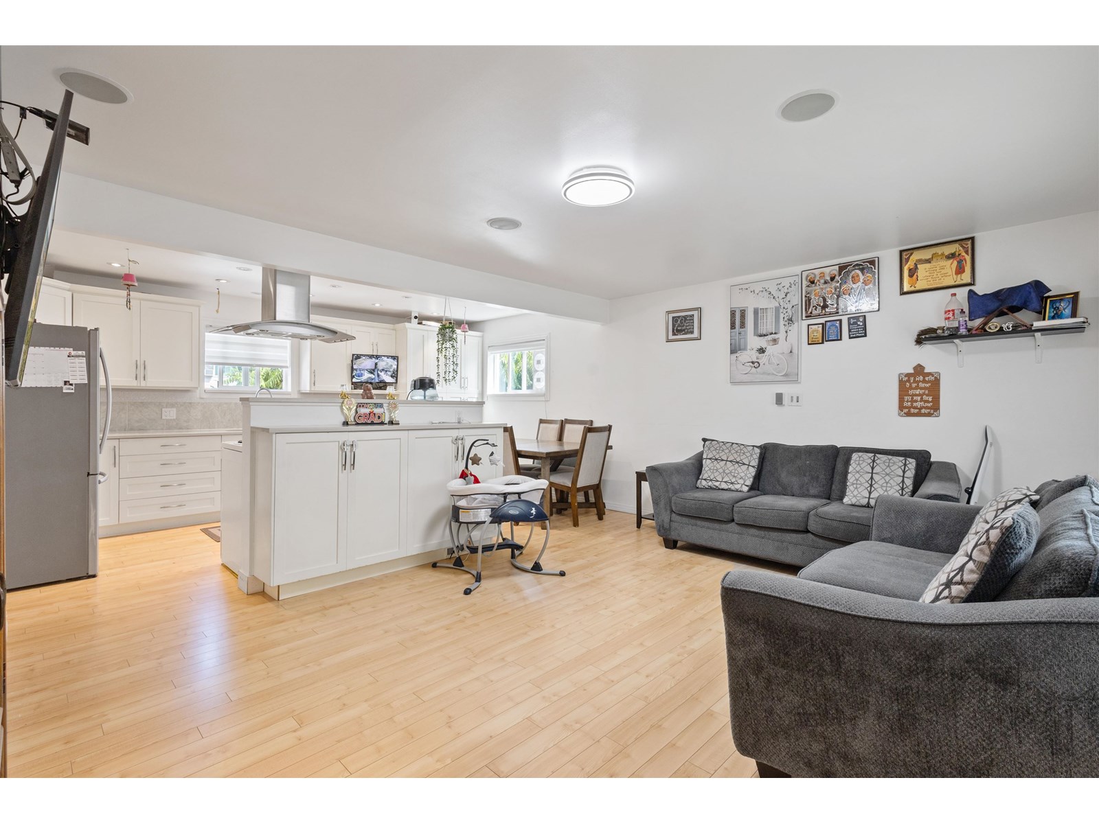 Property at 2048 OLIVE WAY image 4