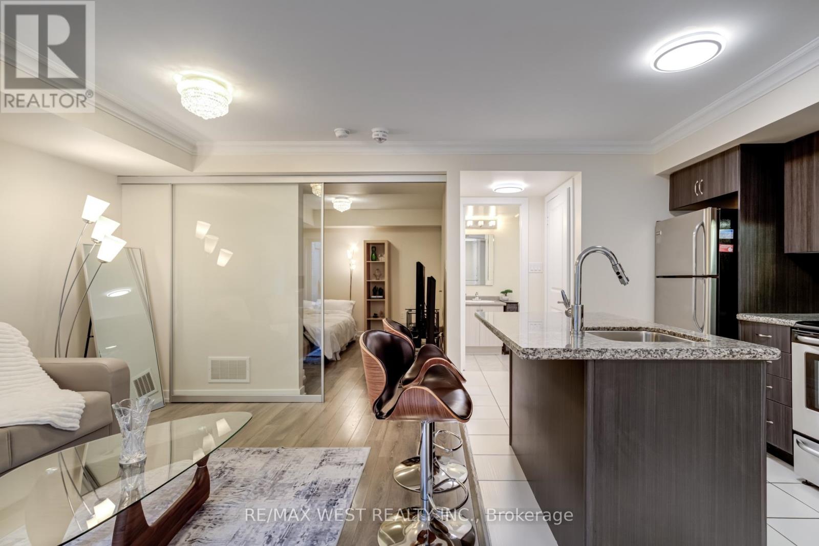 43 - 2315 Sheppard Ave W, Toronto (Humberlea-Pelmo Park), Ontario  M9M 0E8 - Photo 10 - W12271842