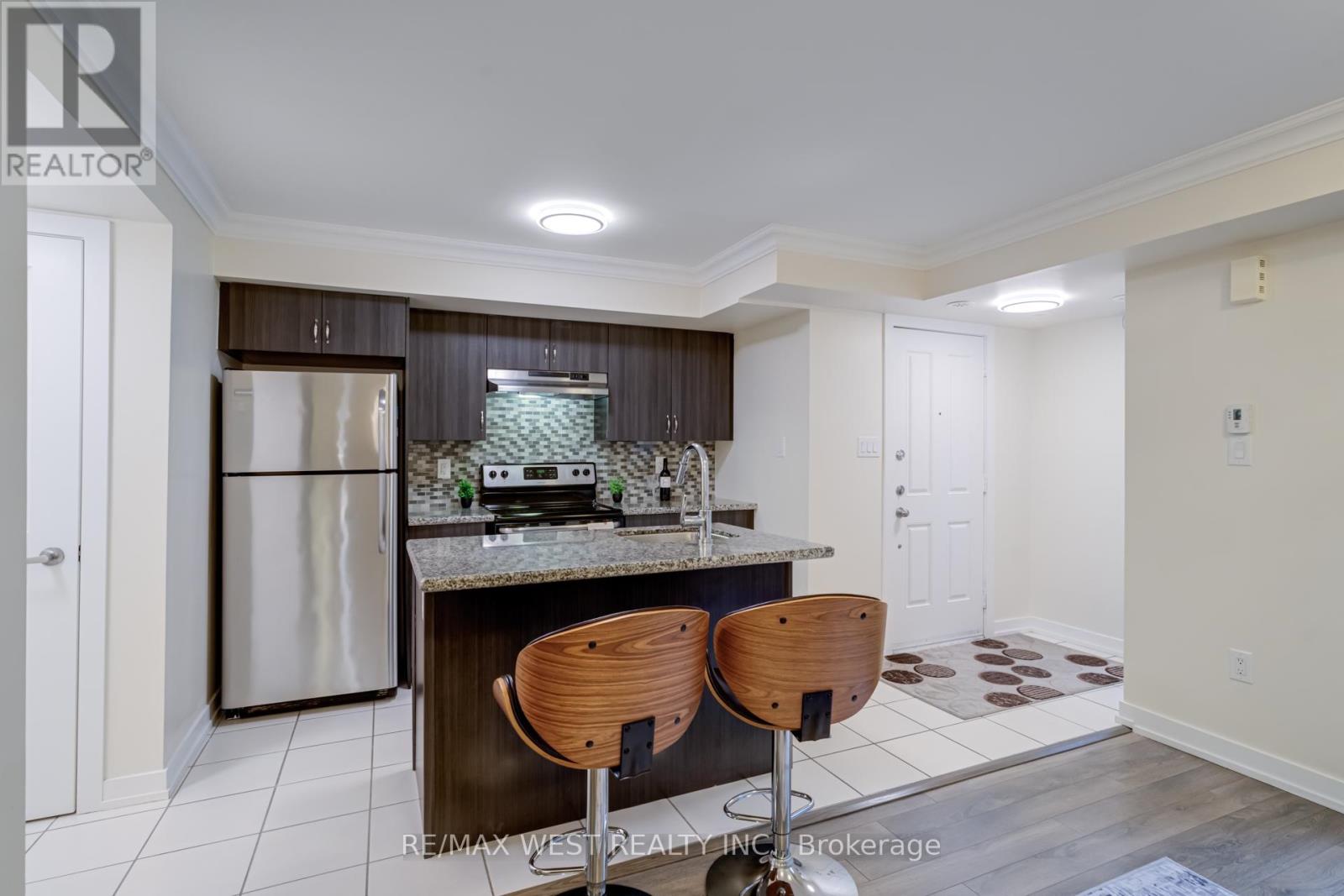 43 - 2315 Sheppard Ave W, Toronto (Humberlea-Pelmo Park), Ontario  M9M 0E8 - Photo 11 - W12271842