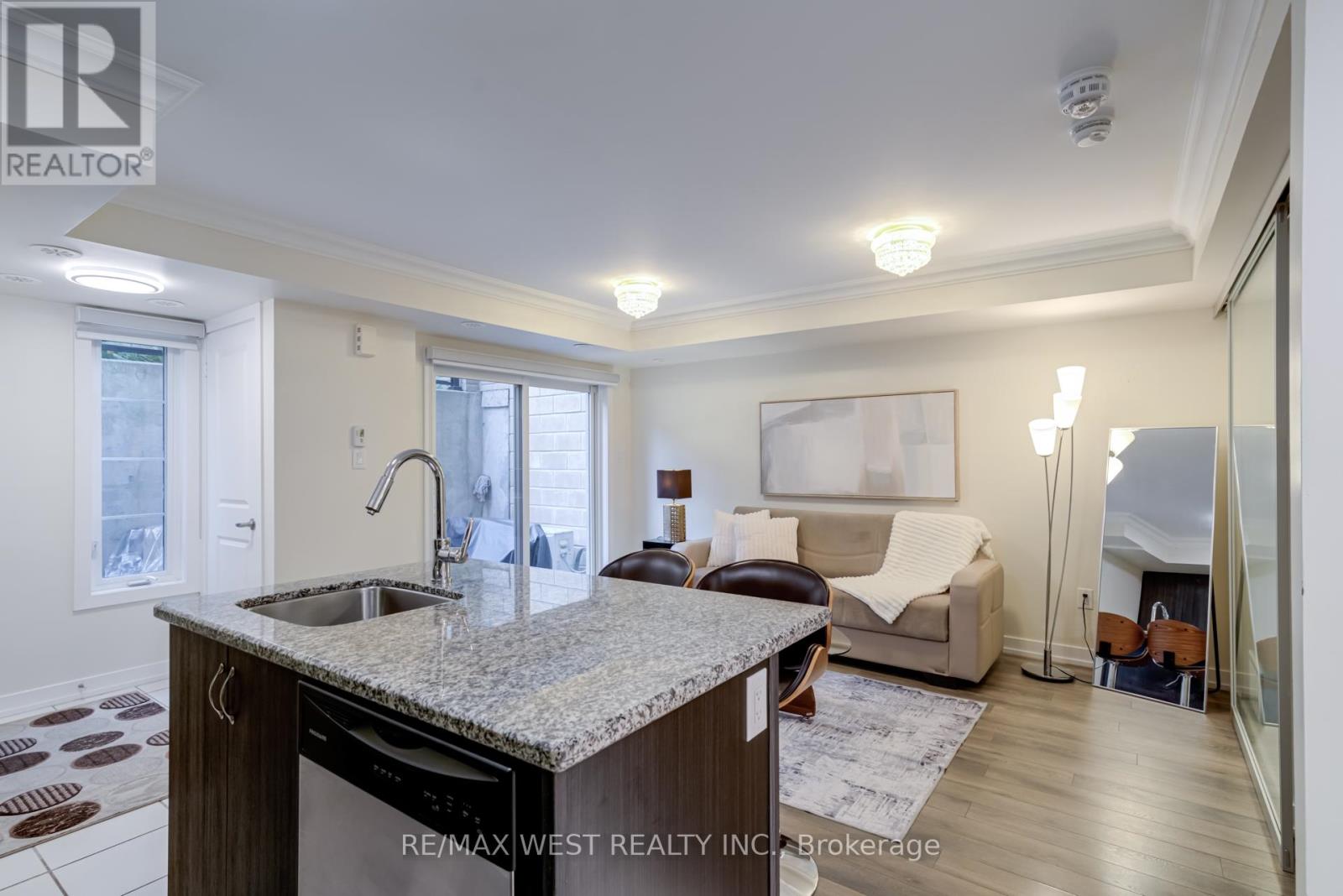 43 - 2315 Sheppard Ave W, Toronto (Humberlea-Pelmo Park), Ontario  M9M 0E8 - Photo 15 - W12271842
