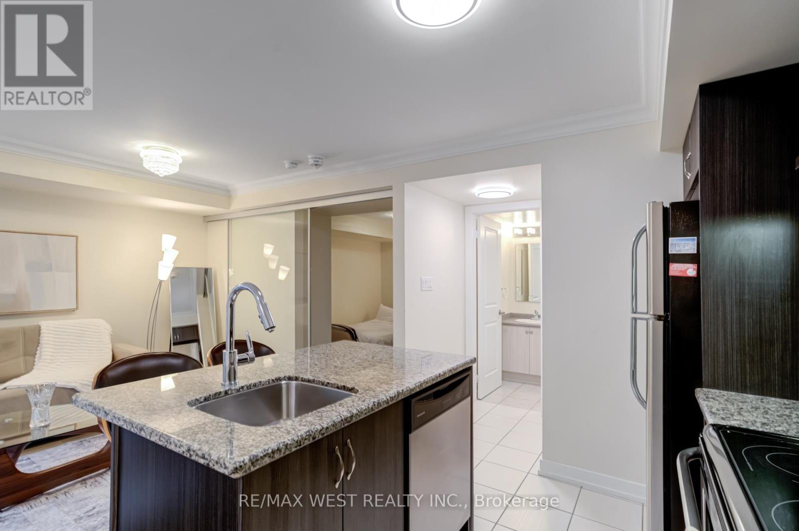 43 - 2315 Sheppard Ave W, Toronto (Humberlea-Pelmo Park), Ontario  M9M 0E8 - Photo 20 - W12271842