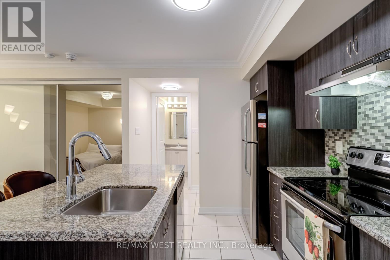 43 - 2315 Sheppard Ave W, Toronto (Humberlea-Pelmo Park), Ontario  M9M 0E8 - Photo 22 - W12271842