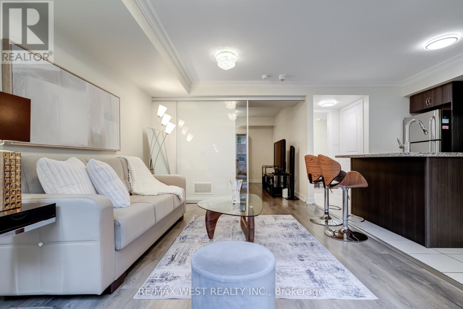 43 - 2315 Sheppard Ave W, Toronto (Humberlea-Pelmo Park), Ontario  M9M 0E8 - Photo 27 - W12271842