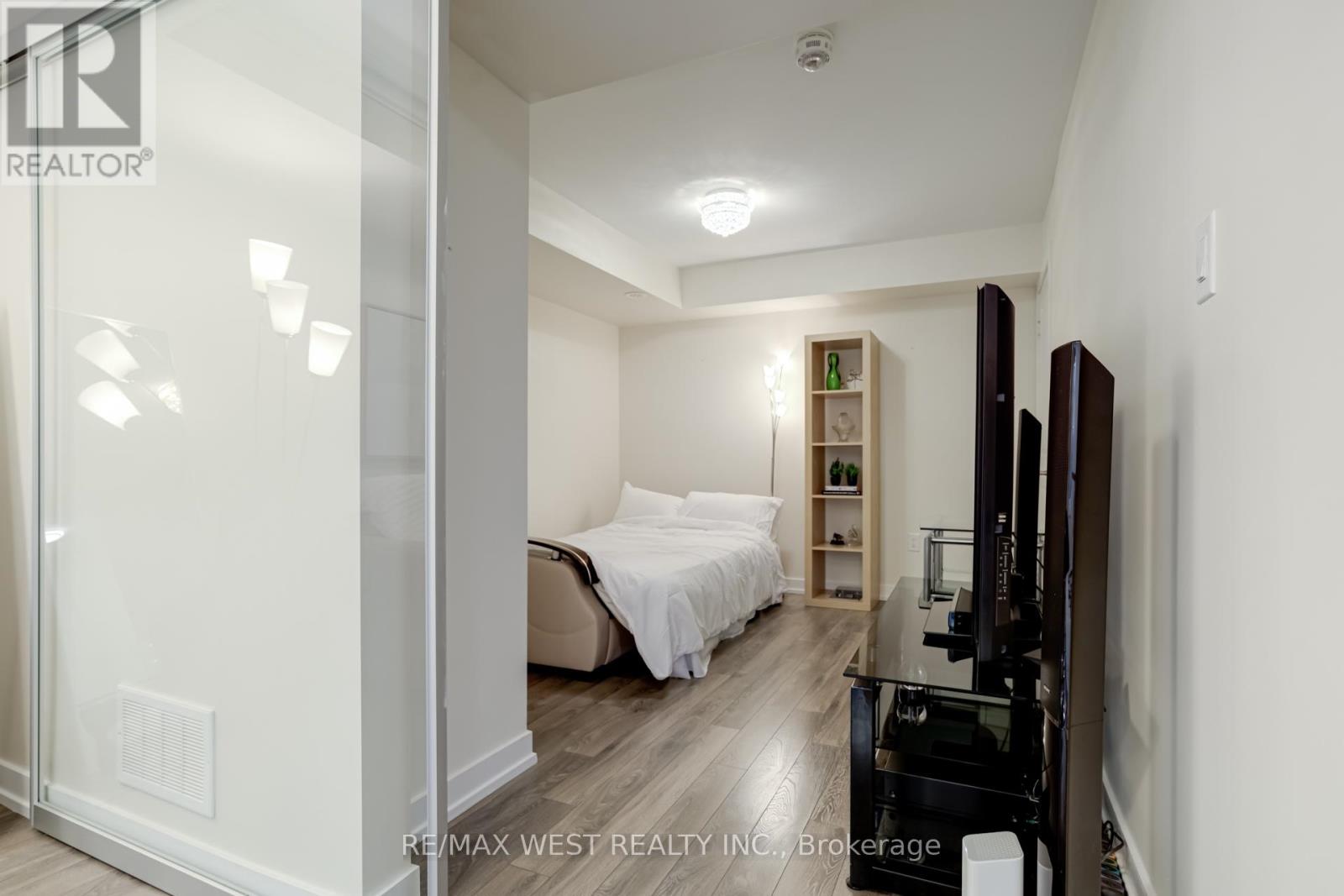 43 - 2315 Sheppard Ave W, Toronto (Humberlea-Pelmo Park), Ontario  M9M 0E8 - Photo 30 - W12271842