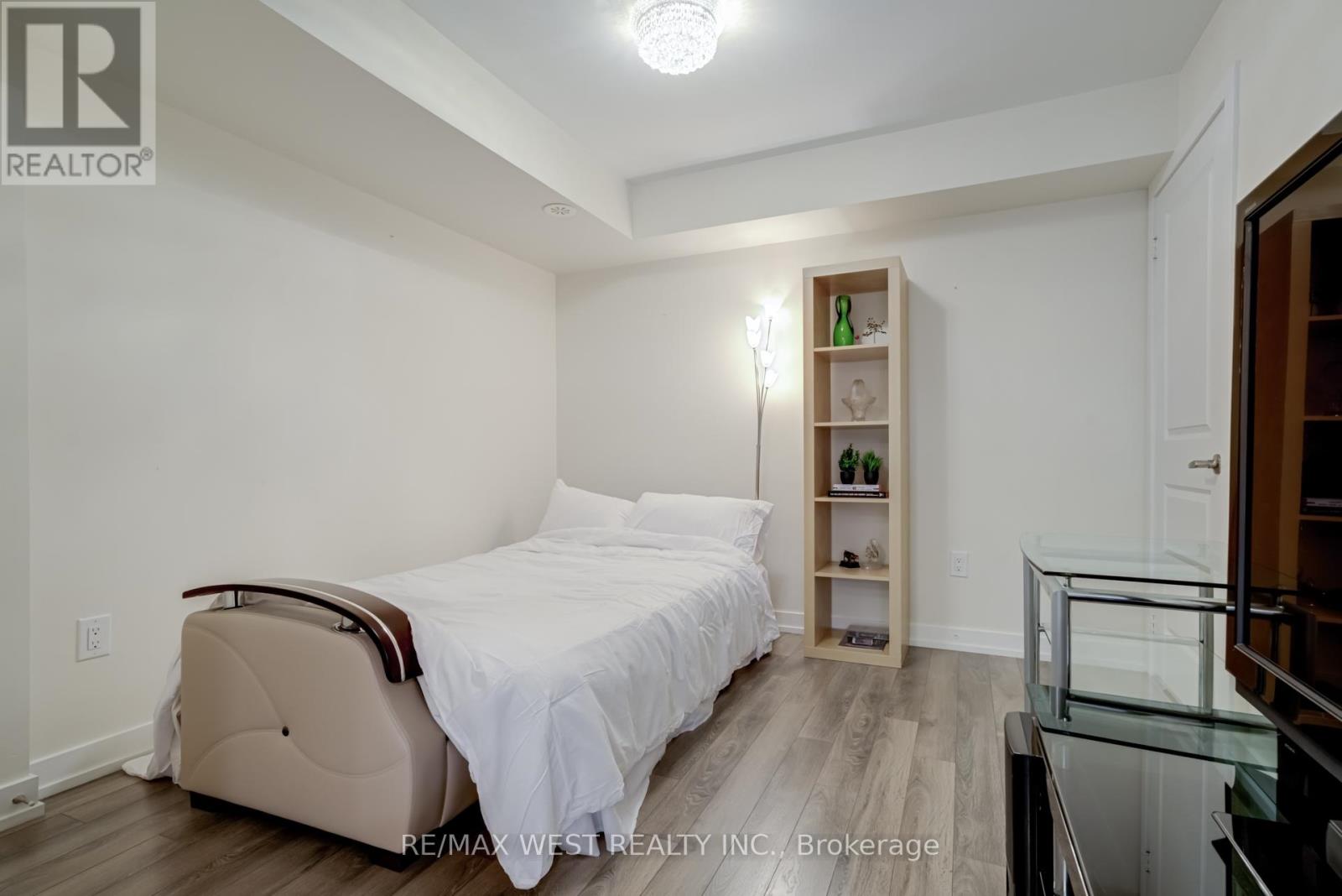 43 - 2315 Sheppard Ave W, Toronto (Humberlea-Pelmo Park), Ontario  M9M 0E8 - Photo 31 - W12271842